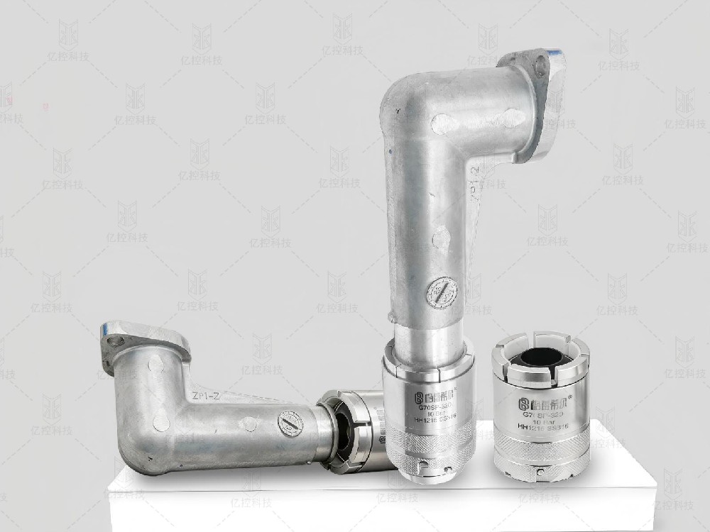 G70SP-320快速接头在汽车发动机冷却液进出水管凸缘管口的密封方案